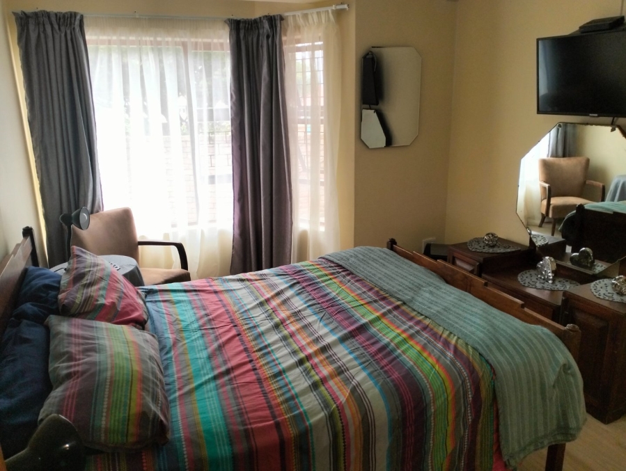 To Let 3 Bedroom Property for Rent in Fraaiuitsig Western Cape